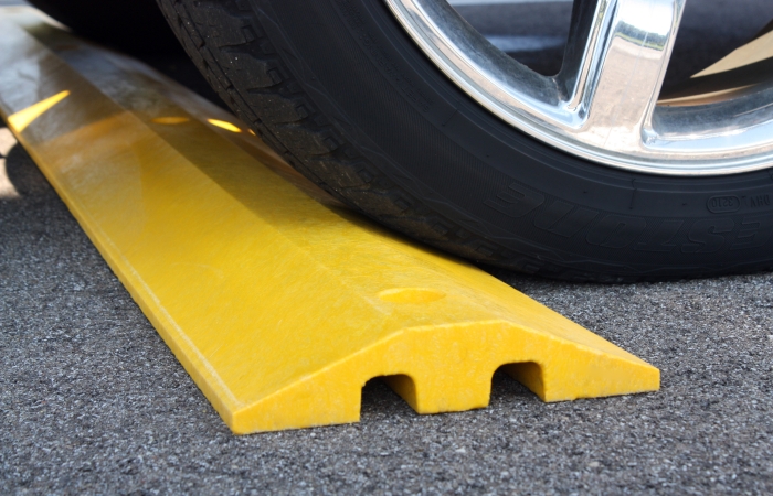 6’ Standard Yellow Speed Bump w/Channels 